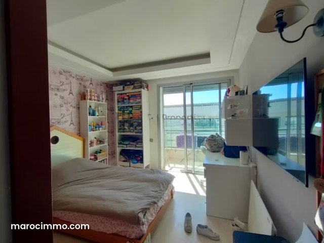 T4 de 200 m² – 3 chambres ch. Perso – terrasse — 4