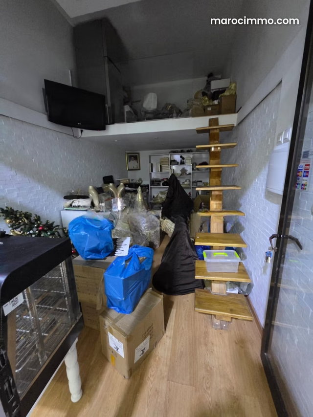 Shop for Sale in Benomar — 2