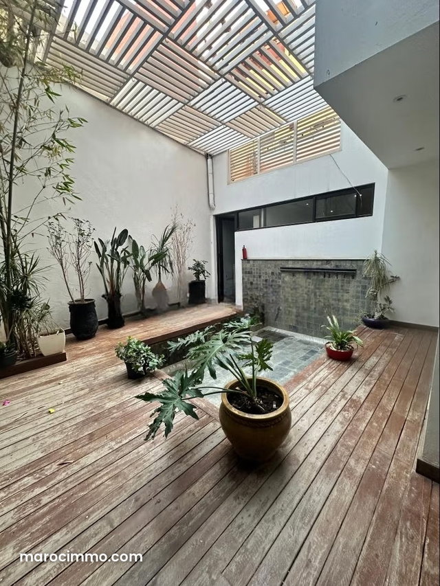 Duplex au centre en location 314 m — 3