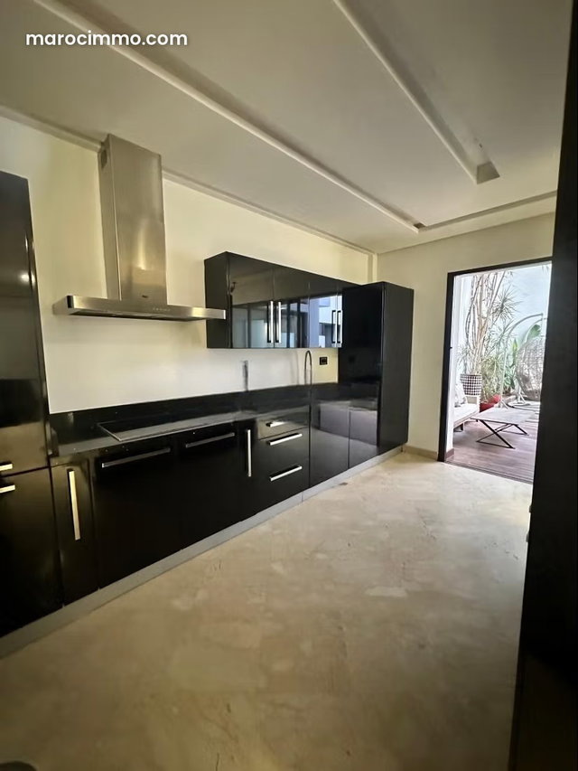 Duplex au centre en location 314 m — 5