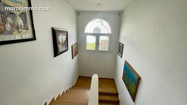 Villa de luxe à vendre à Ain Diab Extension. 3 belles chambres — 4