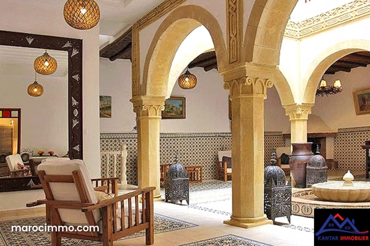 Riad rénové face aux remparts, Medina d'Essaouira — Essaouira