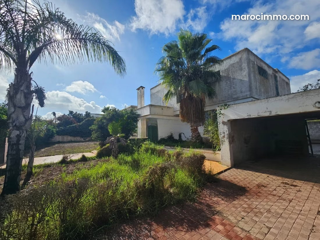 1,815 m² Villa to Renovate, Souissi, Rabat, Exceptional Potential — Rabat