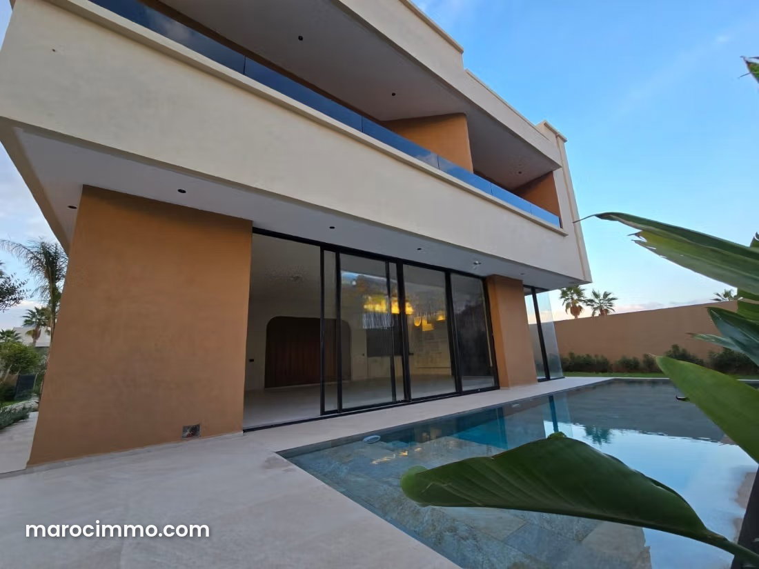 500 m² Villa, 5 Bedrooms, Swimming Pool, Tahanaout Road, Marrakech — Marrakesh