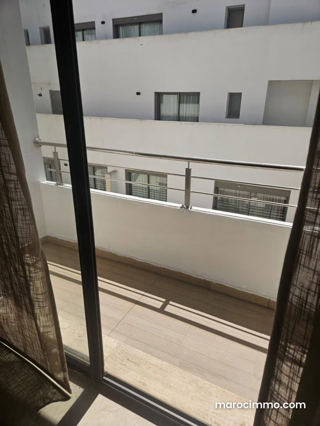 Studio vide au quartiers princesses sokrate — 4