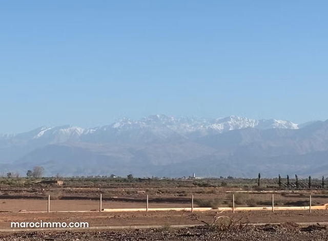 Terrain à Marrakech, routez Amizmiz km 5 — Marrakech
