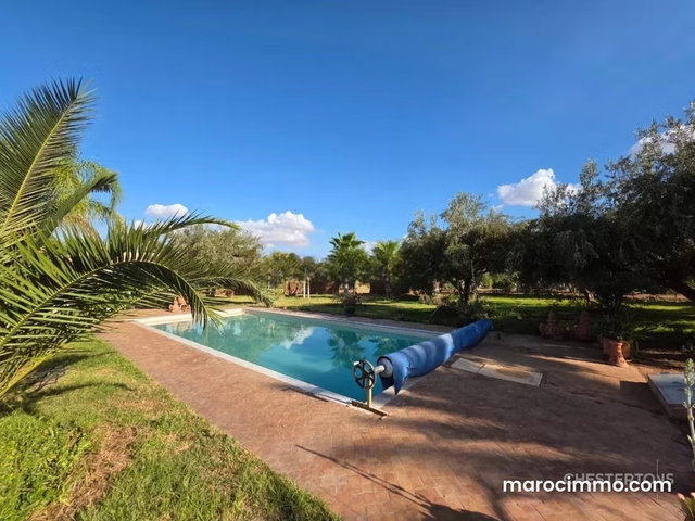 Villa et maison sur 2,6 ha de terrain Marrakech — 2