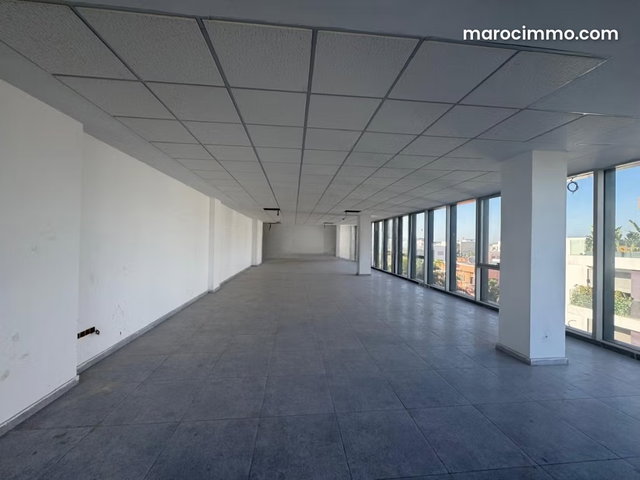 Prime Office 106 M² New For Sale On The Oasis — 2