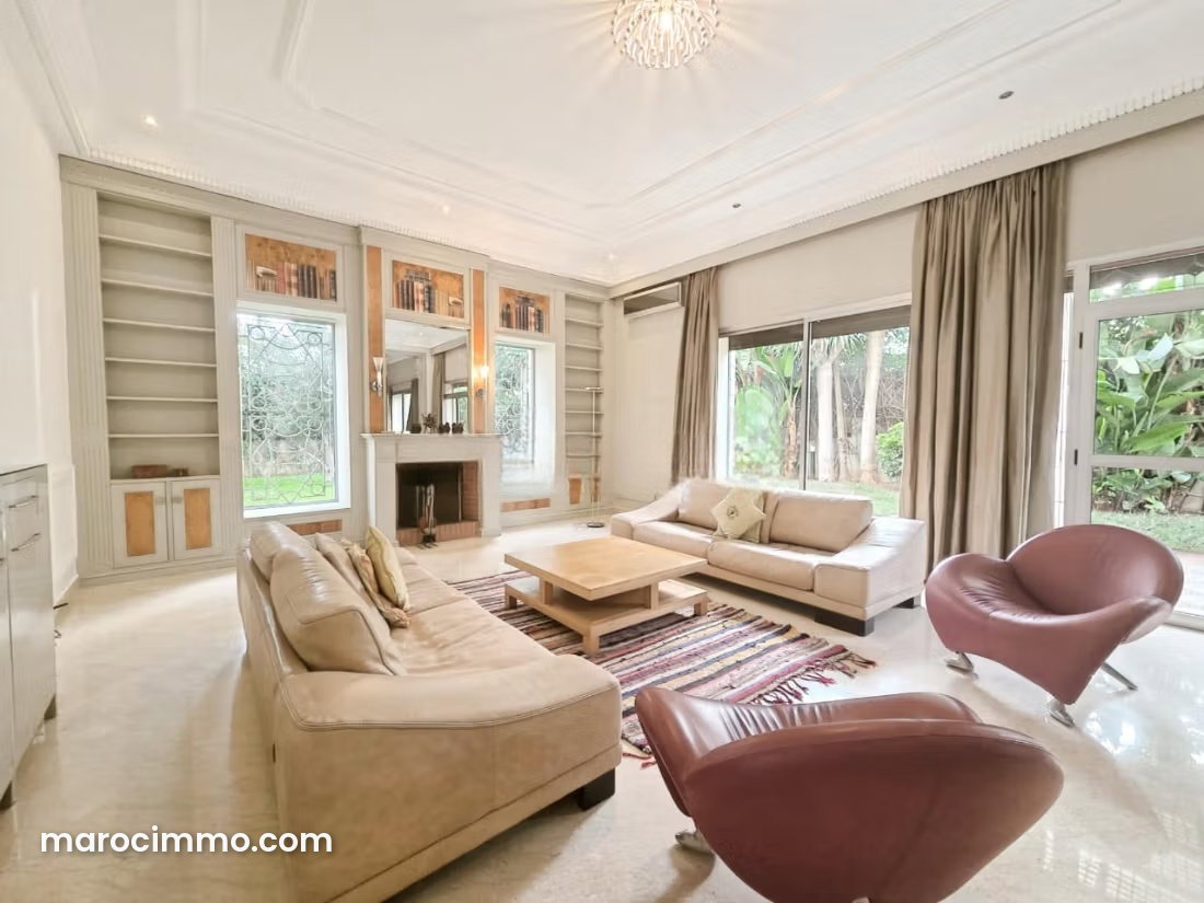 560 m² Villa with Swimming Pool for Rent in California, Casablanca — Casablanca