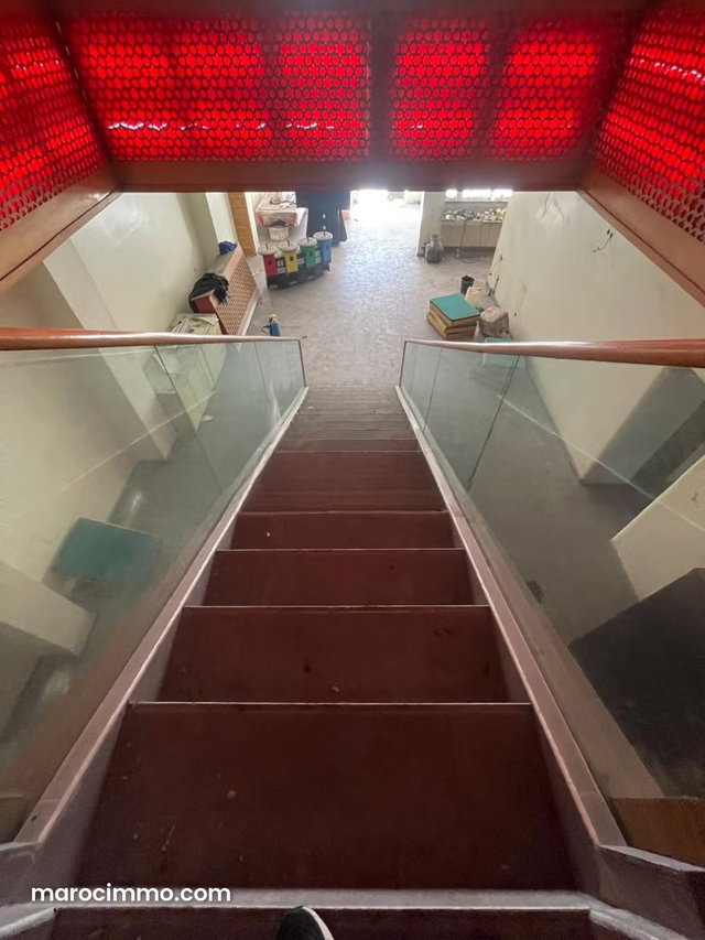 À VENDRE: Local commercial – Fonds & Murs – Emplacement premium au centre ville — 2