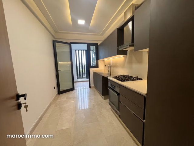 Très bel appartement 2 chambres vide a CFC — 3