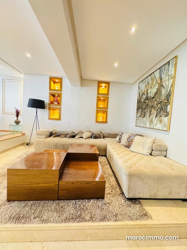 Louez cet appartement à Les princesses. Surface totale 150 m². Meublé — 5