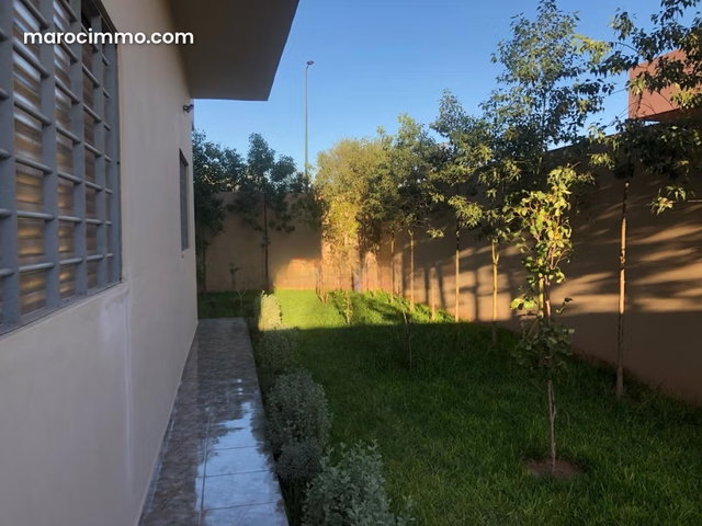 Villa à Vendre à Zohour Targa 395 m² – 3.3M — 4