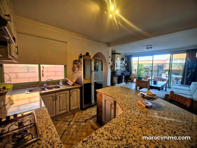 Top appartement 5eme avec terrasse — 5