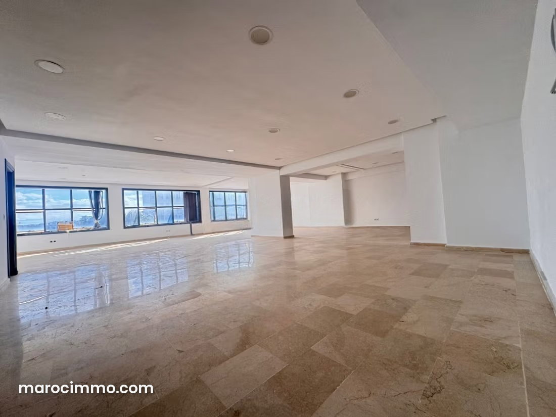 Bureau 151 m² à louer, De La Plage, Tanger, proche gare TGV — Tanger