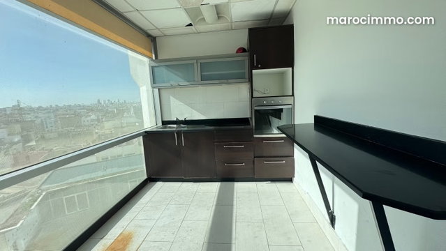 Bureaux en location à TWIN CENTER. Superficie 330 m². Terrasse et ascenseur — 3