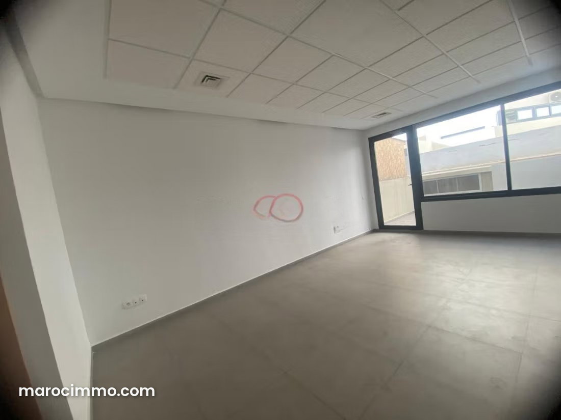 47 m² Office for Rent in Hay Hassani, Casablanca — Casablanca