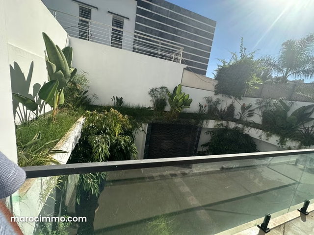 Splendide villa à vendre à La Floride. Surface de 400 m². Conciergerie à disposition, système de climatisation — 3