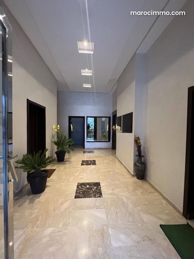 Très bel appartement en location à Hivernage. Surface totale 58 m². Bien meublé — 4
