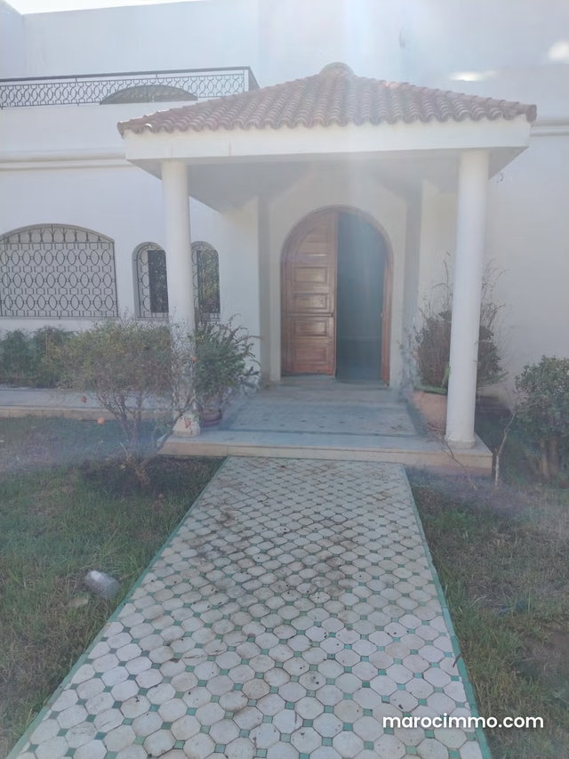 Villa Idéale pour Bureaux en Location au Souissi — 3