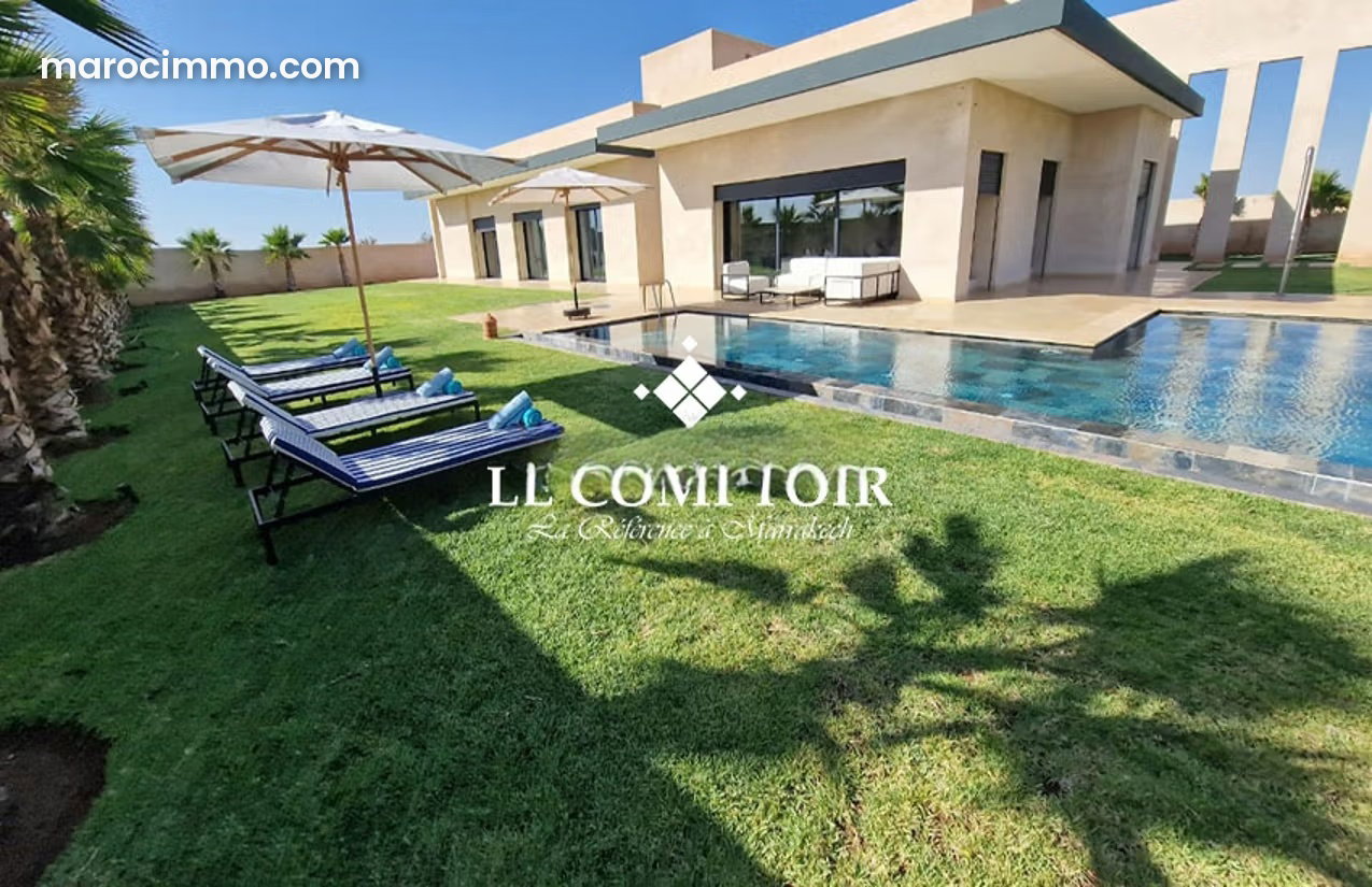 Villa 300 m² sur 3000 m² de terrain, Route d'Amezmiz, Marrakech — Marrakech