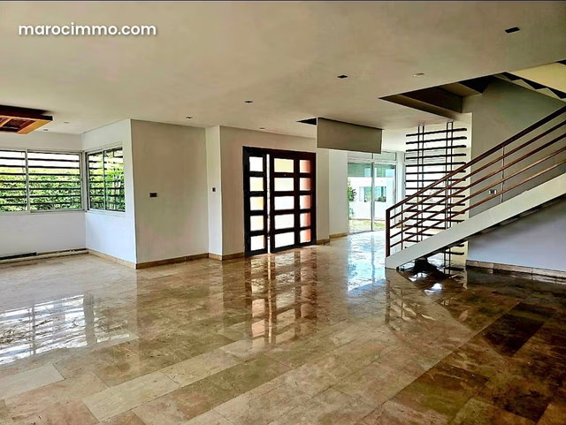 Jolie villa front golf vide à la CGI villa verte — 4