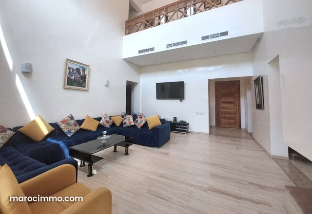 Belle villa avec piscine et grand jardin — 2
