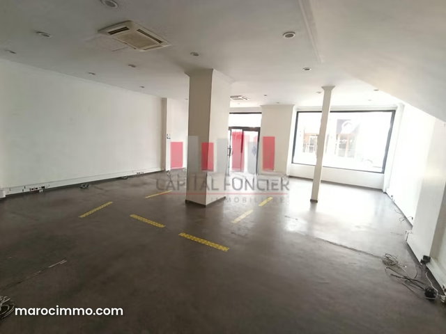 Local commercial de 115m2 à la location Avenue des FAR — 5