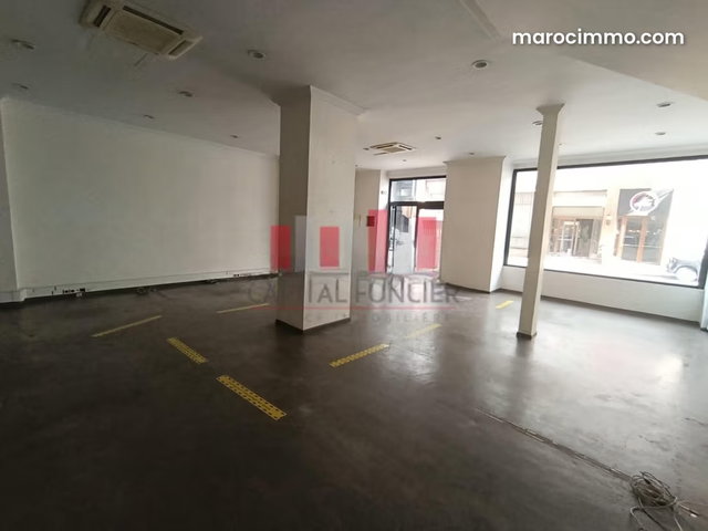 Local commercial de 115m2 à la location Avenue des FAR — 4