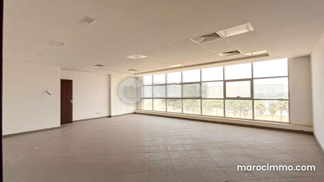 Bureau à louer 59 m² Oulad Azzouz Dar Bouazza — Dar Bouazza