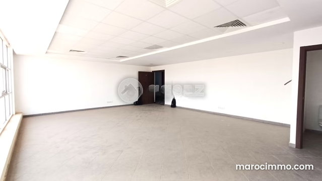 Bureau à louer 59 m² Oulad Azzouz Dar Bouazza — 3