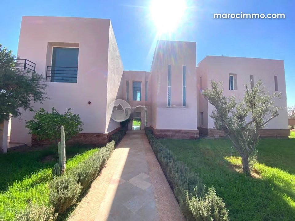 Villa à vendre 3 000 m², 6 chambres Oulad Hassoune Marrakech
