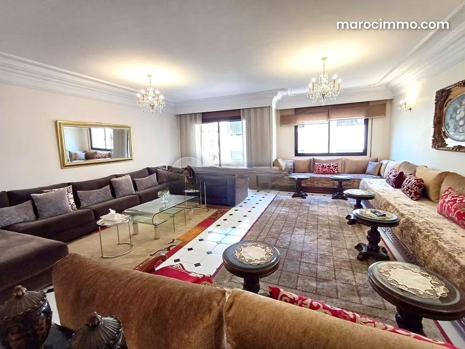 Appartement à vendre 229 m², 3 chambres Les Hôpitaux Casablanca