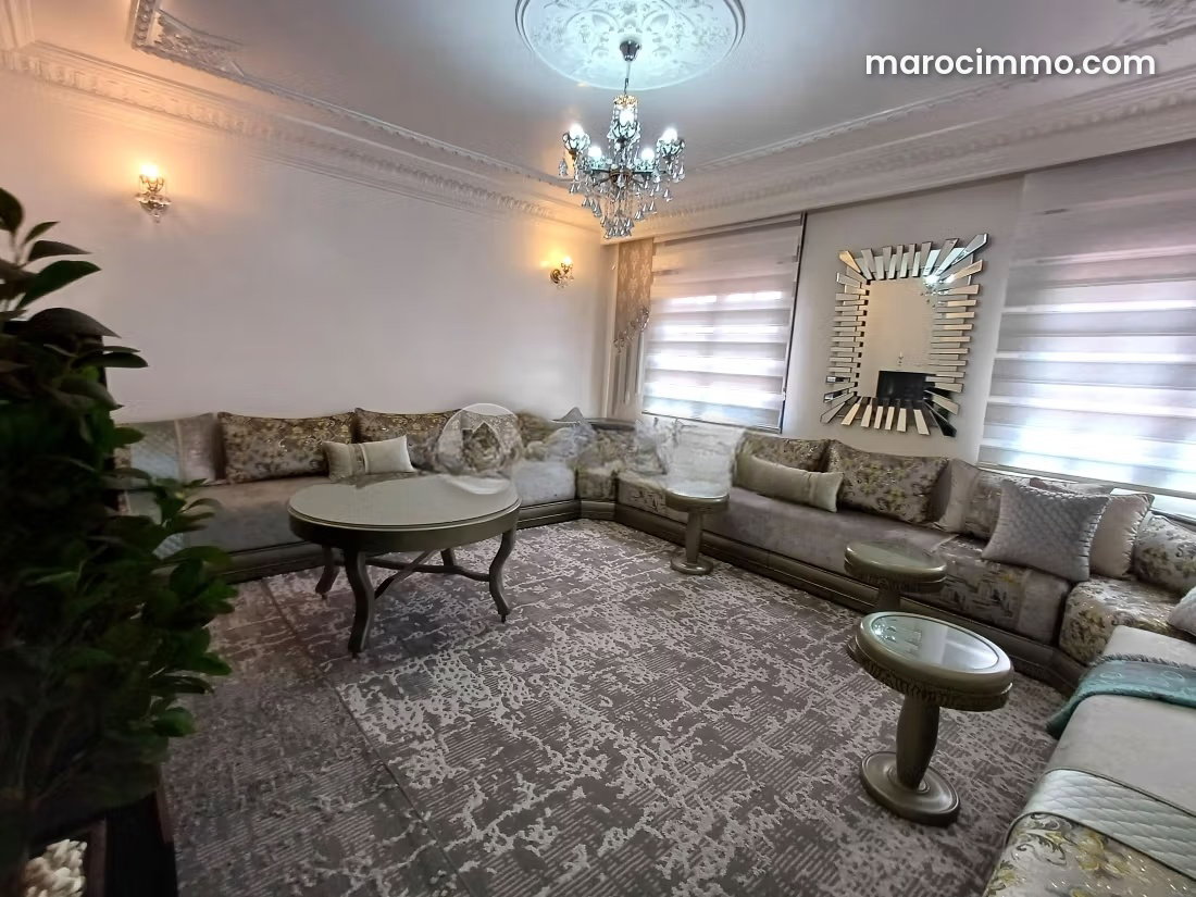 8-Room House in Hay Hassani, Casablanca, with Garage and Terrace — Casablanca
