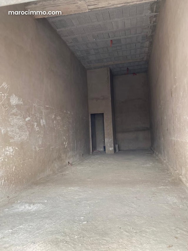 Louez le local idéal à Maârif. Surface de 44 m². Porte blindée, sécurité — 4