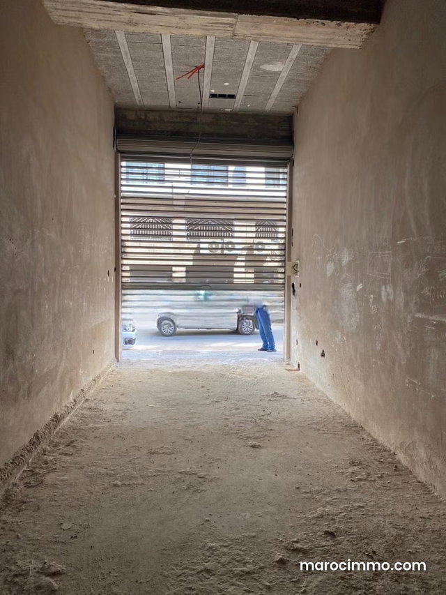 Louez le local idéal à Maârif. Surface de 44 m². Porte blindée, sécurité — 5