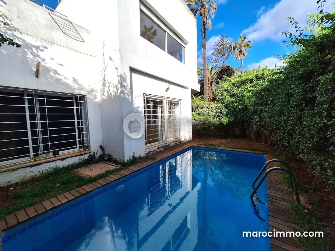 293 sqm Villa with Pool and Garden, Aïn Diab, Casablanca — Casablanca