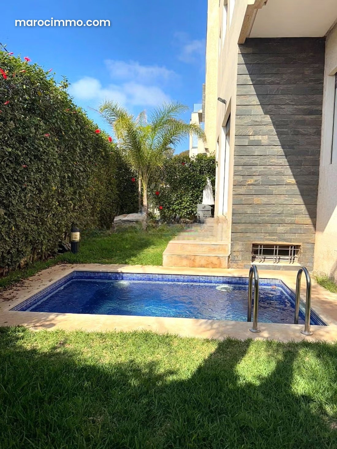 300 sqm Villa, 5 Bedrooms with Swimming Pool, Dar Bouazza — Dar Bouazza
