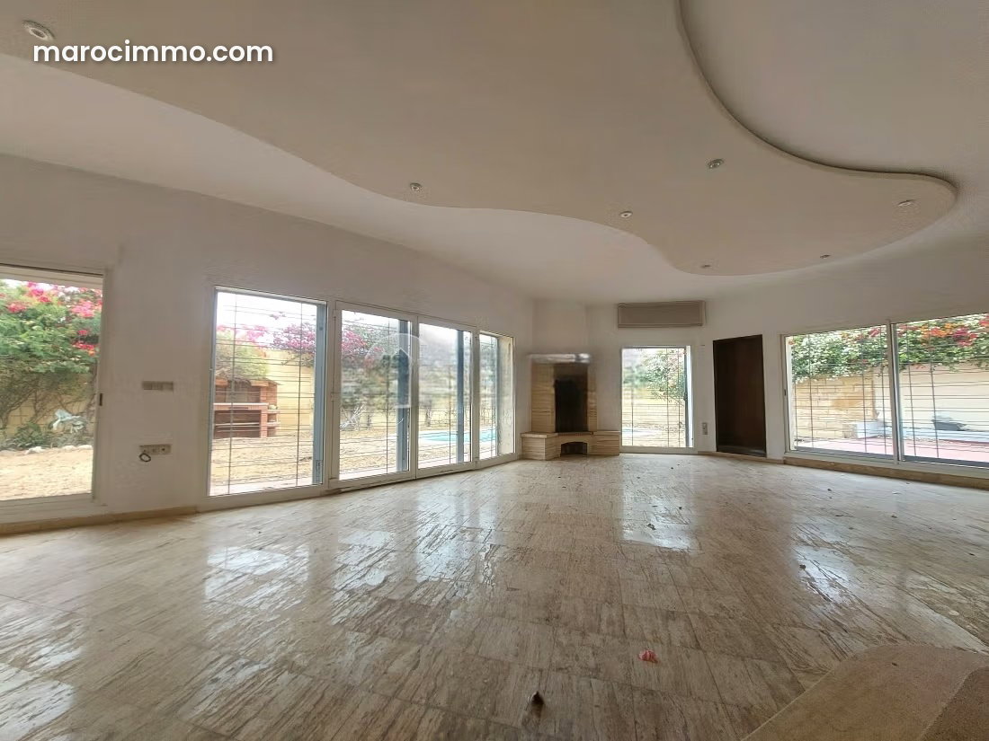 685 m² Villa with Swimming Pool and Garden in Dar Bouazza — Dar Bouazza