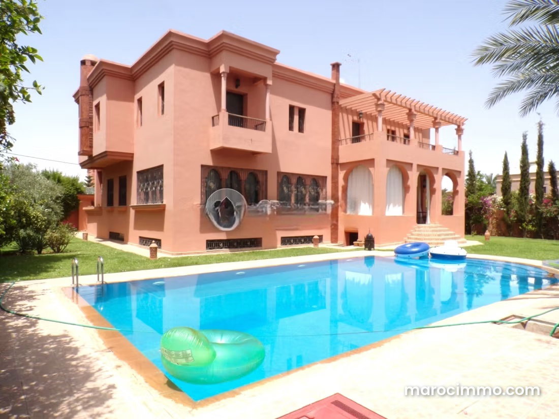Villa familiale 1231 m², jardin et piscine privée, Masmoudi Marrakech — Marrakech