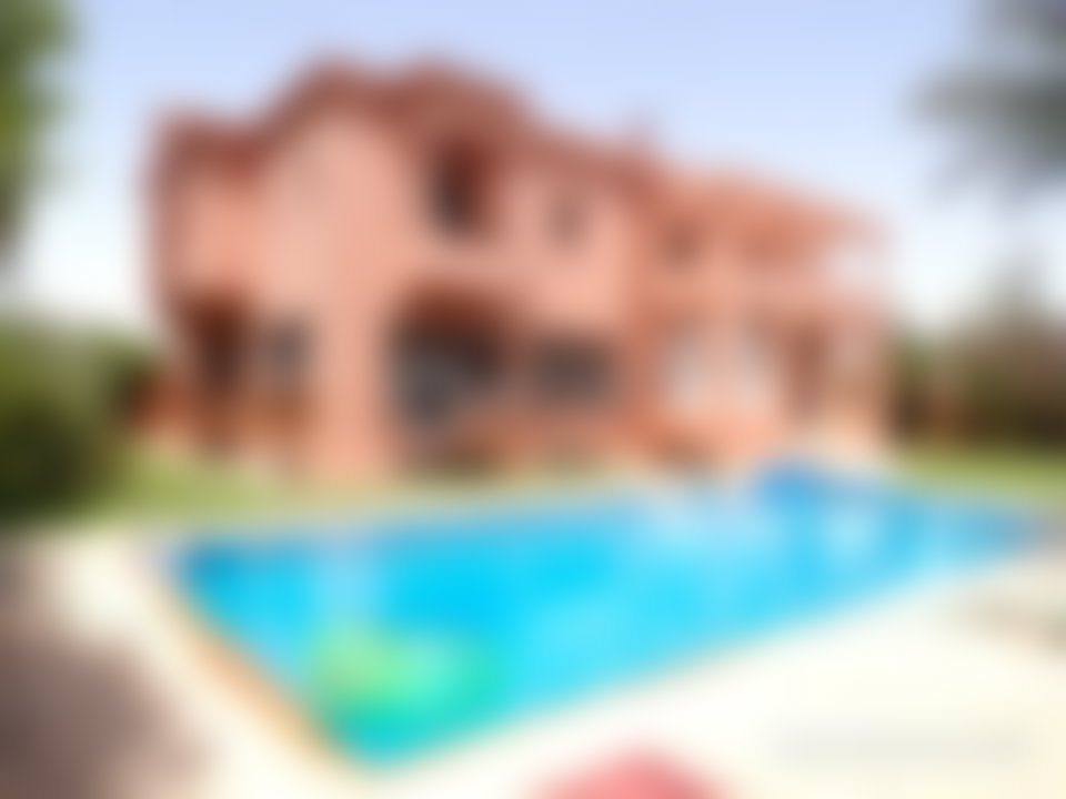 Villa familiale 1231 m², jardin et piscine privée, Masmoudi Marrakech