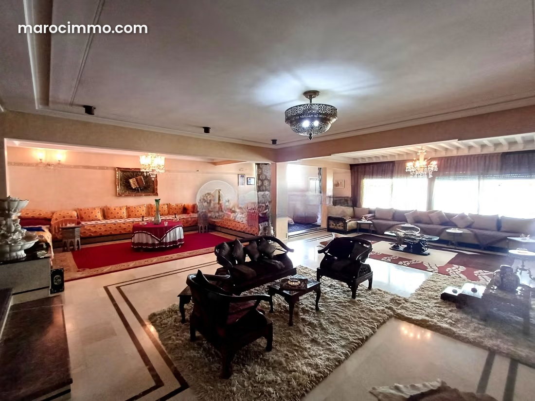 Spacious 290 sqm apartment with garage in Fès Nouvelle Ville — Fez