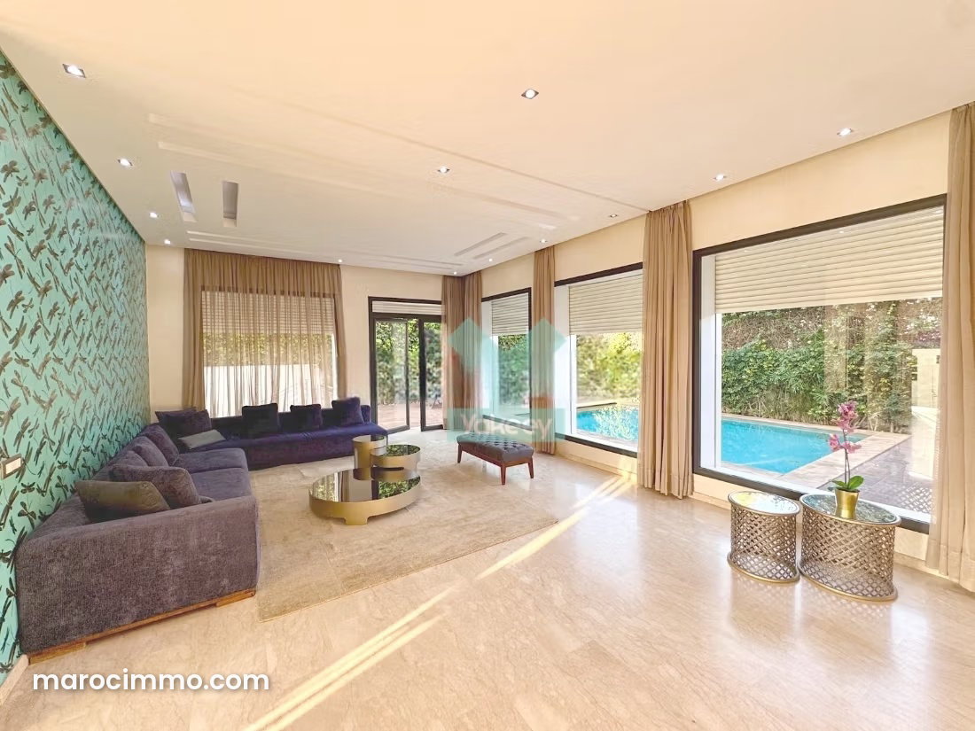470 sqm villa with swimming pool in central Bouskoura, 5 bedrooms — Bouskoura