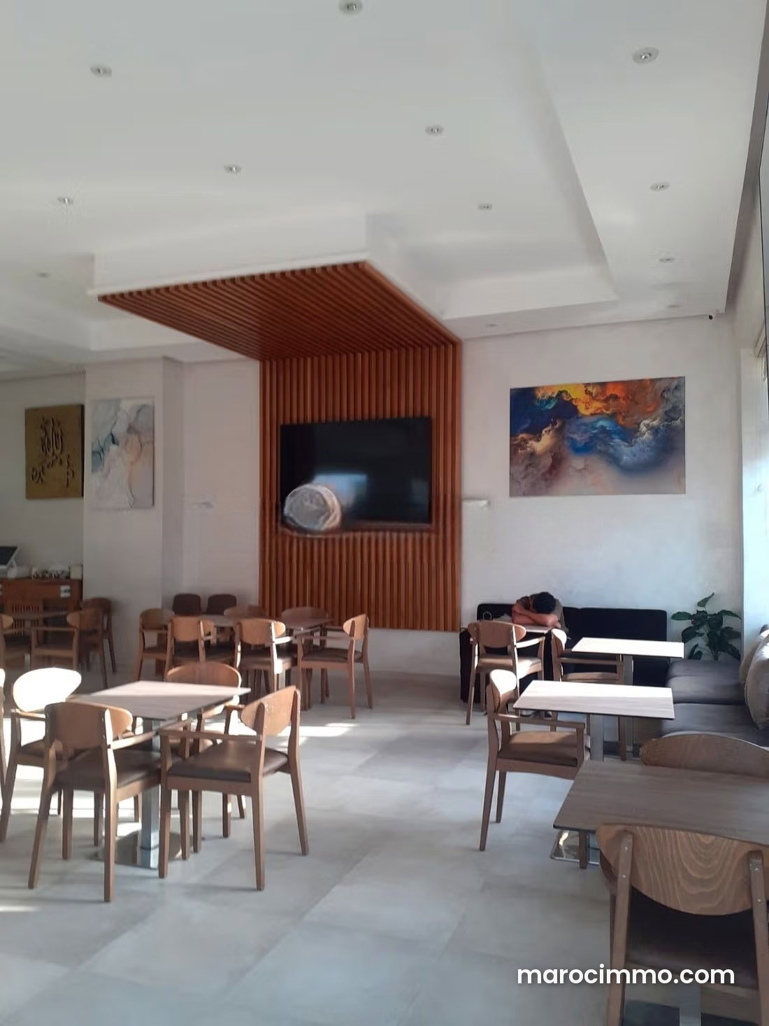 عمارة استثمارية مع محل تجاري بحي تارگة في مراكش — مراكش