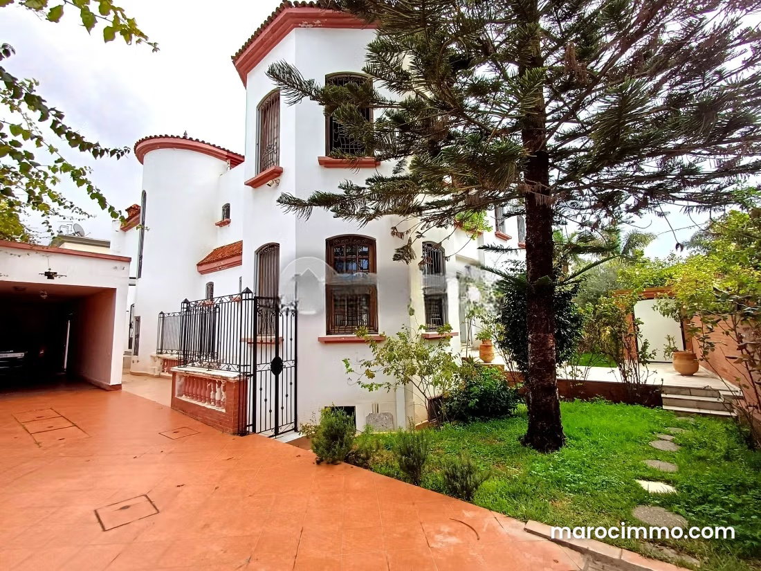 639 sqm Villa to Renovate, Laimoune, Casablanca, Exceptional Potential — Casablanca