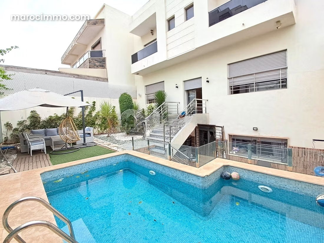 440 m² Villa with Swimming Pool for Sale in Al Qods, Casablanca — Casablanca