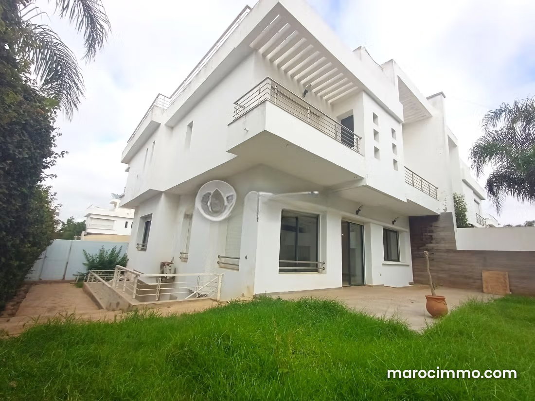 270 m² Villa with Pool and Garden, Aïn Diab, Casablanca — Casablanca
