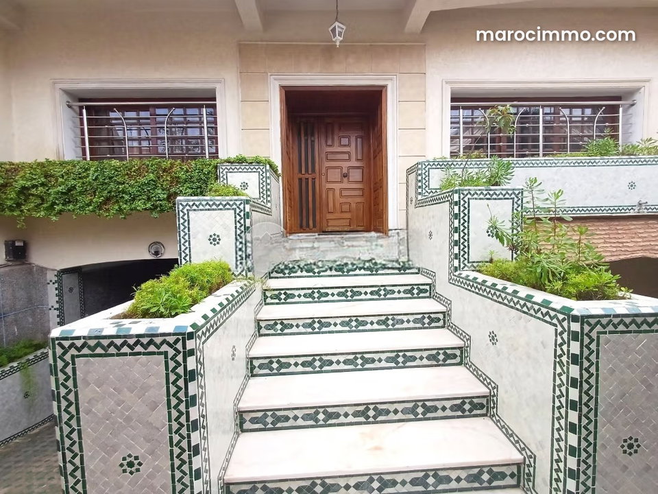 Villa à vendre 250 m², 6 chambres Californie Casablanca