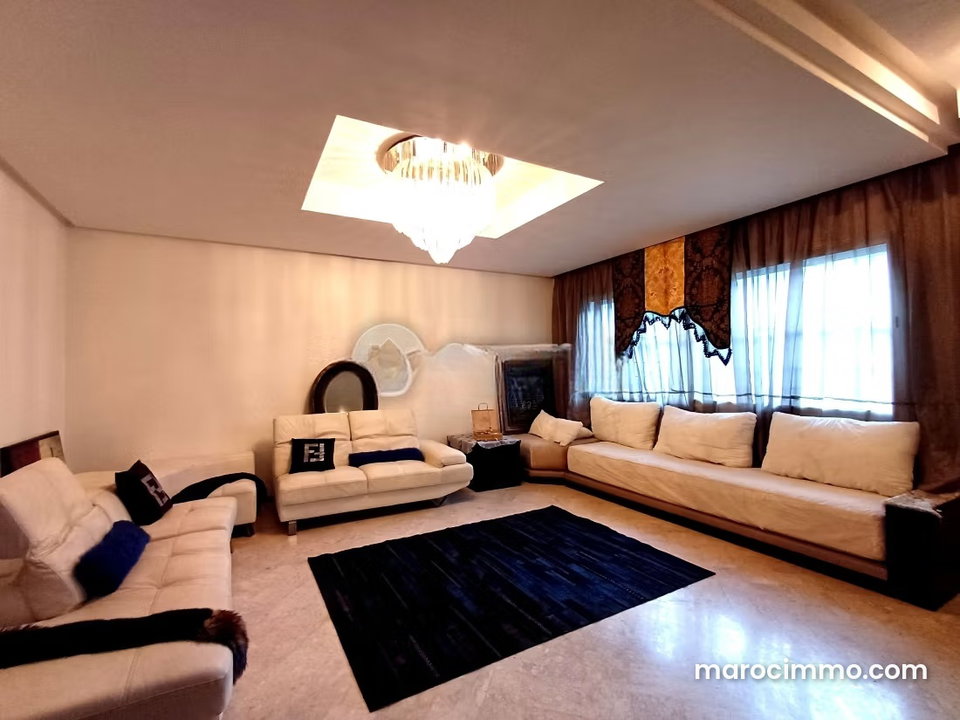 Appartement à vendre 222 m², 4 chambres Les Hôpitaux Casablanca