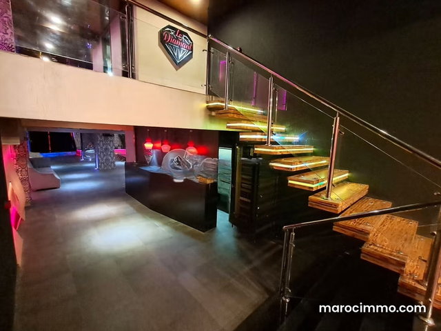 Commerce à vendre 590 m² Triangle d'Or Casablanca — 2